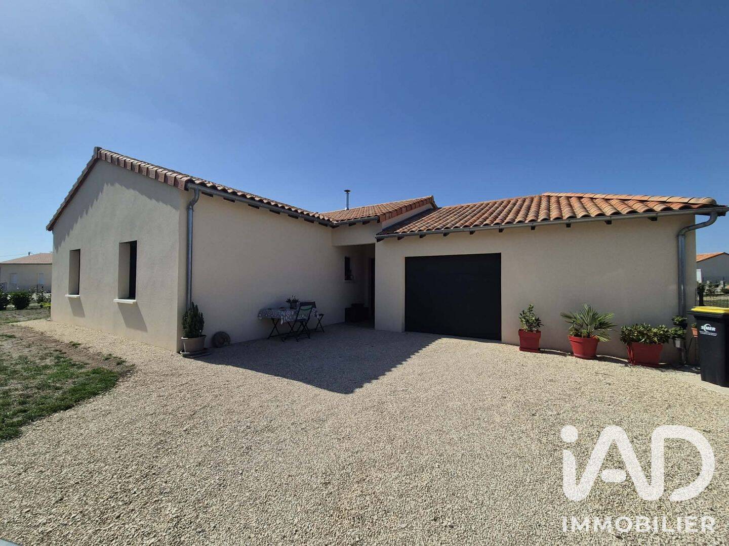 Maison 3 pièces 84 m² · à Savigné · 84 m² · 235 000 €