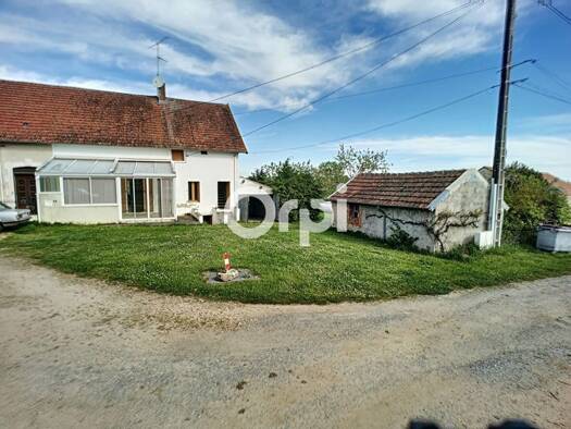 Maison à vendre 49 500 € 4 pièces 3 chambres 78 m² 1 377 m² de terrain Néris-les-Bains 03310