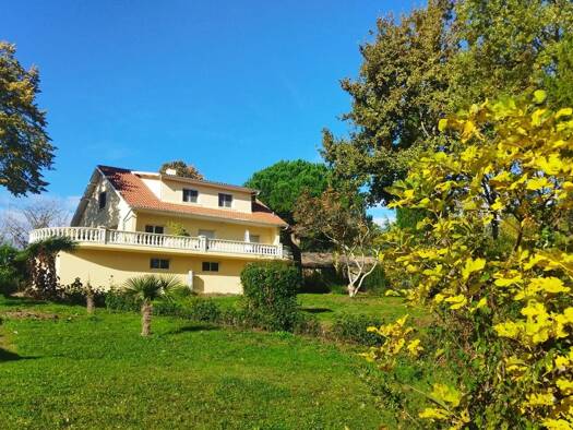 Maison à vendre 480 000 € 7 pièces 6 chambres 260 m² 48 701 m² de terrain Seyches 47350