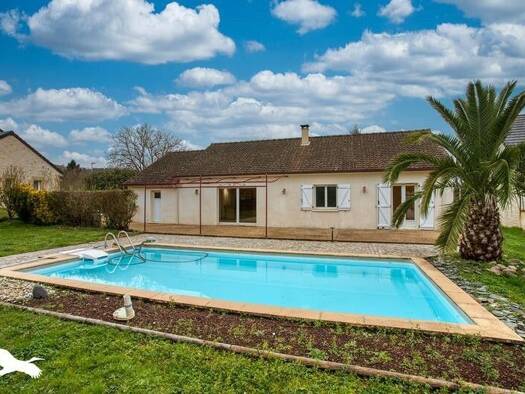 Maison de plain-pied à vendre 265 500 € 6 pièces 3 chambres 115 m² 1 300 m² de terrain Cublac 19520