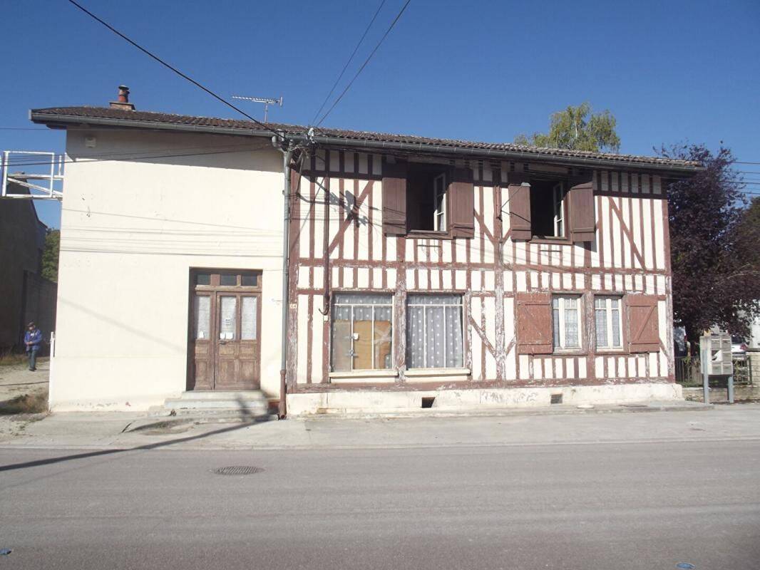 Maison 8 pièces 214 m² · à Chavanges · 214 m² · 86 000 €