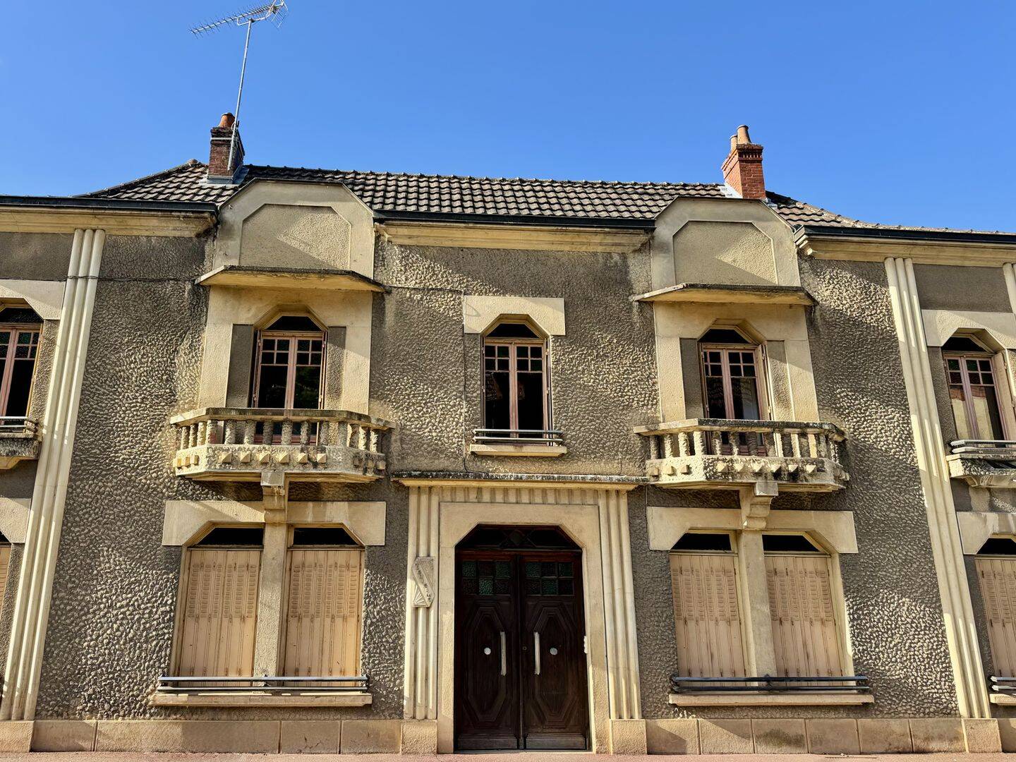 Maison 12 pièces 336 m² · à La Clayette · 336 m² · 250 000 €