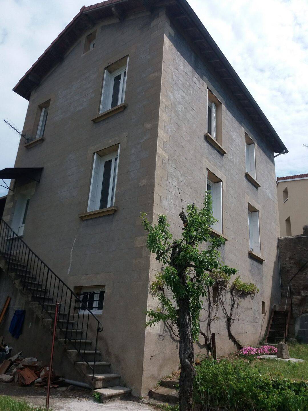 Maison 4 pièces 103 m² · à Monistrol-sur-Loire · 103 m² · 850 €