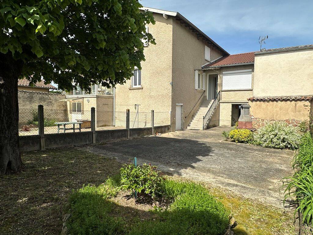 Maison 3 pièces 90 m² · à Saint-Étienne-des-Oullières · 90,4 m² · 759 €/mois
