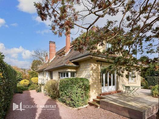 Maison à vendre 349 000 € 10 pièces 6 chambres 242 m² 940 m² de terrain Nord Est Condé-en-Normandie 14110