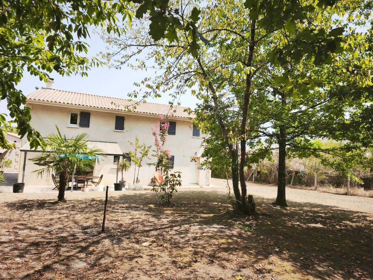 Maison 6 pièces 180 m² · à Montlieu-la-Garde · 180 m² · 299 000 €