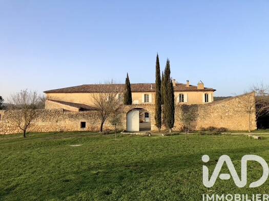 Demeure à vendre 2 415 000 € 11 pièces 8 chambres 650 m² 24 000 m² de terrain Saint-Julien 83560