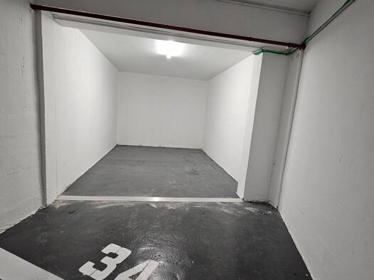 Parking à louer 170 € 17 m² Champ de Mars Toulon 83000