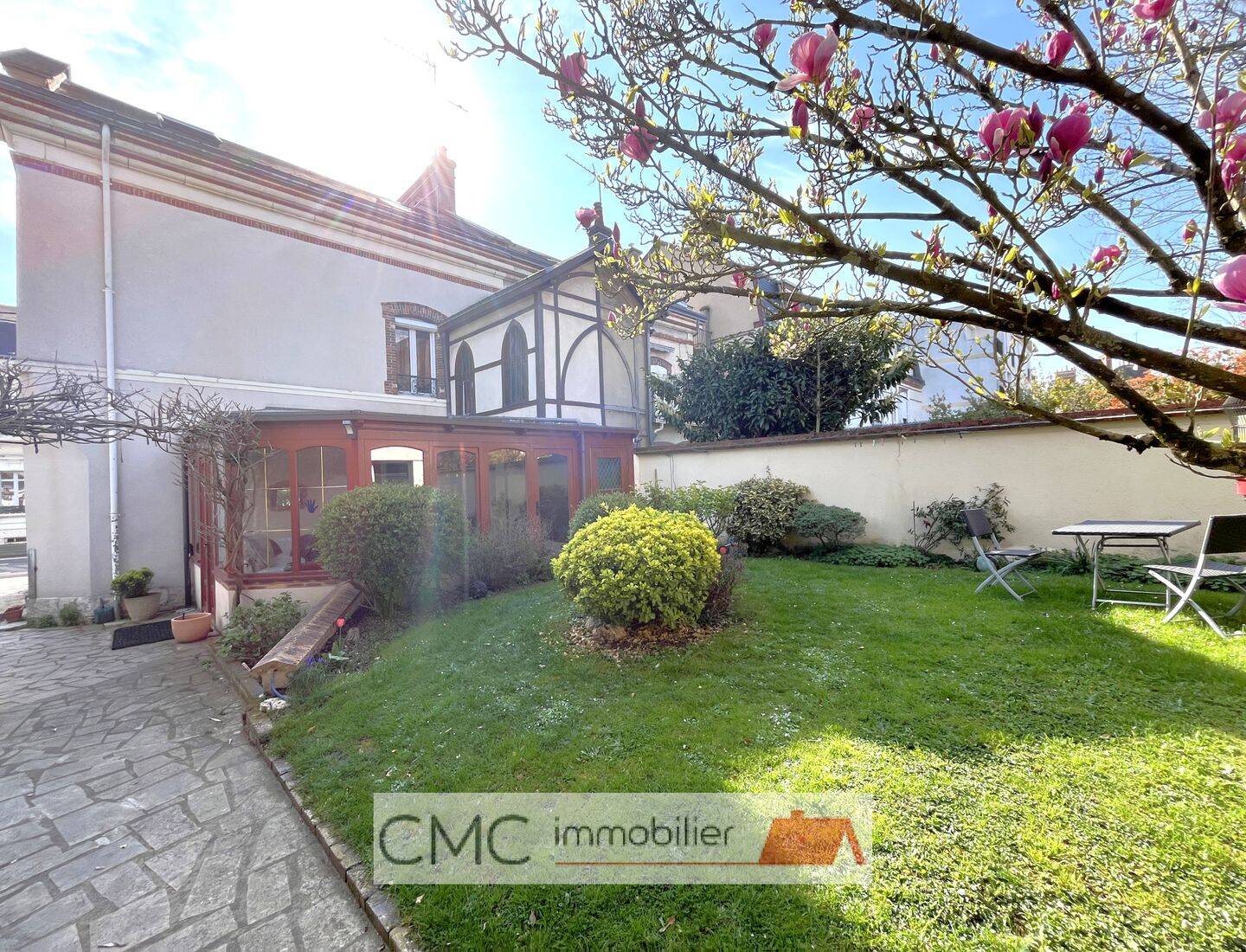 Maison 7 pièces 258 m² · à Chartres · 257,5 m² · 745 200 €