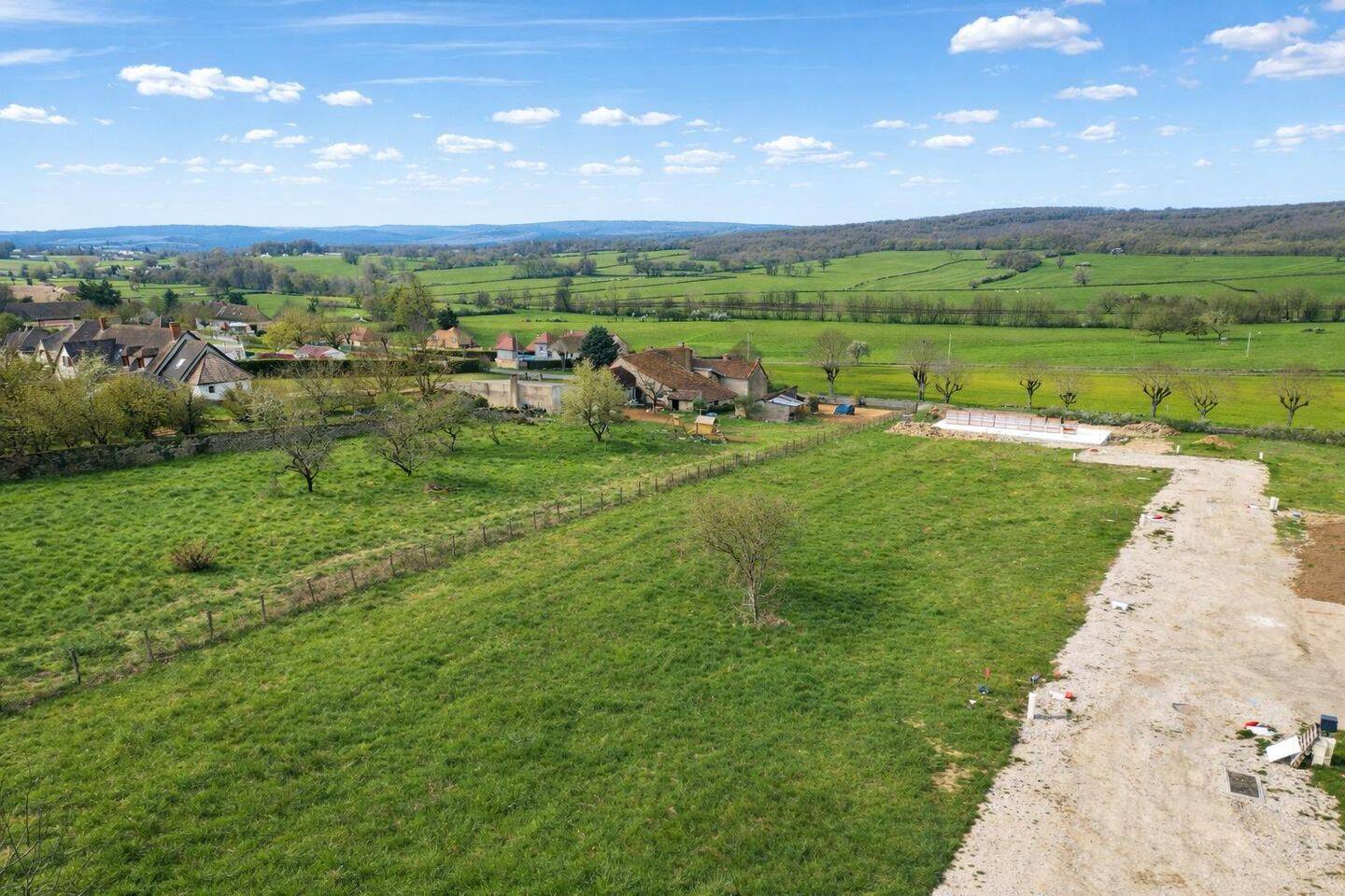 Terrain de 787 m² à Germagny - photo 2