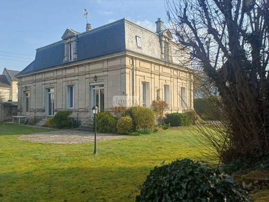Maison à vendre 597 400 € 7 pièces 4 chambres 257,5 m² 1 272 m² de terrain Centre Soissons 02200