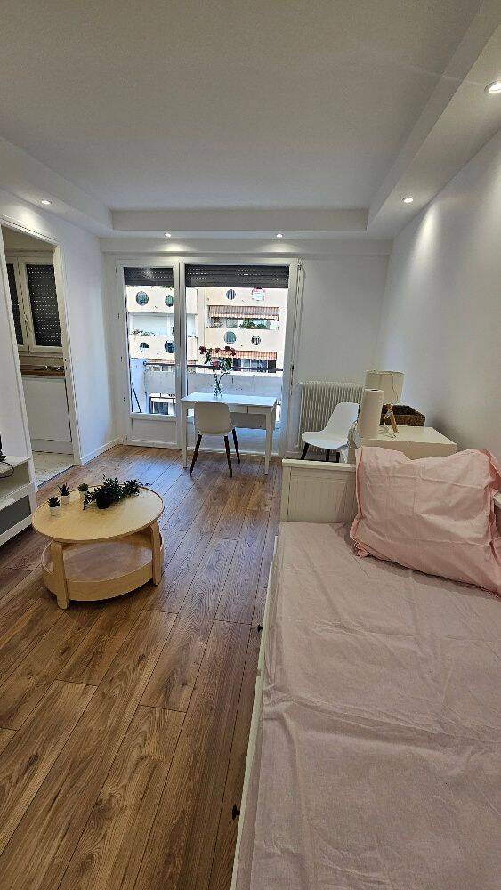 Appartement 1 pièce 24 m² · à Nice · 23,7 m² · 720 €