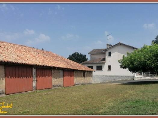 Maison à vendre 265 000 € 7 pièces 5 chambres 187 m² 5 890 m² de terrain La Roche-Chalais 24490