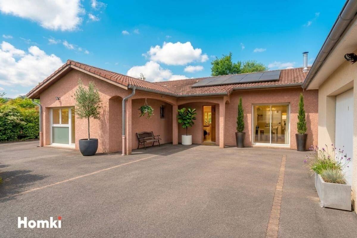 Maison 6 pièces 137 m² · à Mézériat · 137 m² · 349 000 €