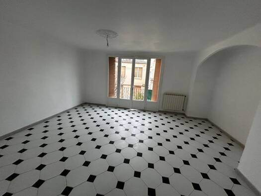 Appartement à louer 700 € 4 pièces 3 chambres 67,8 m² RDC Dr Ayme Cavaillon 84300