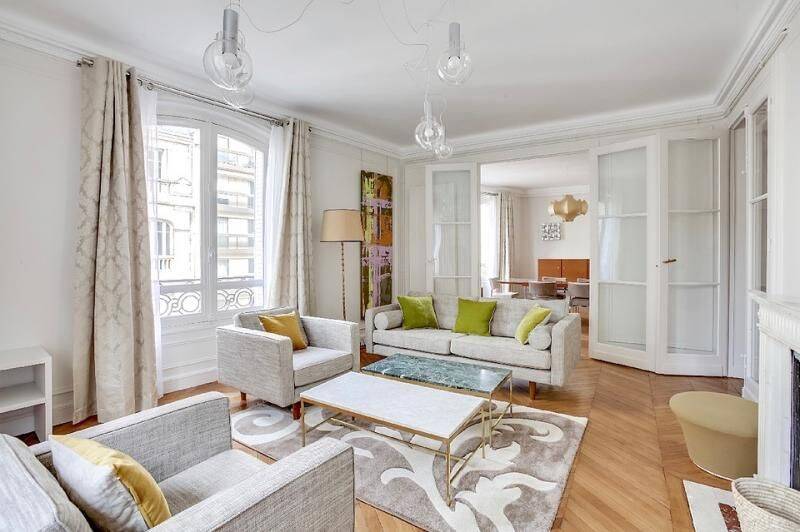 Appartement 5 pièces 133 m² · à Paris 16ème Arrondissement · 133 m² · 5 490 €
