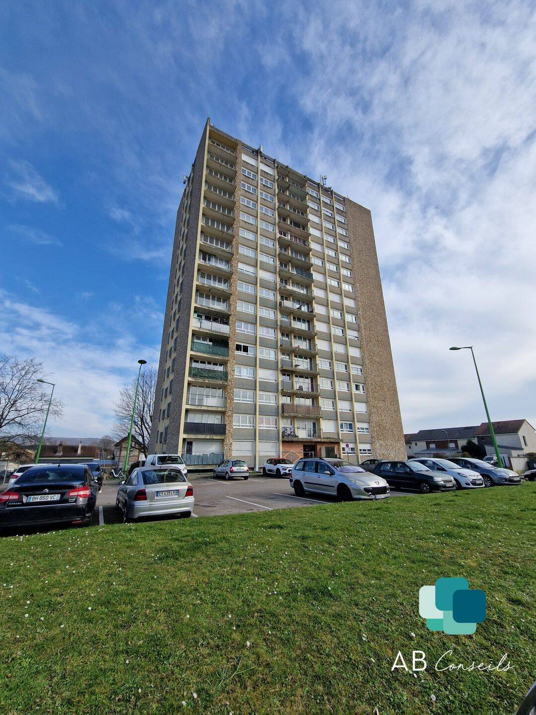 Appartement 4 pièces 76 m² · à Saint-Étienne-du-Rouvray · 76 m² · 86 400 €