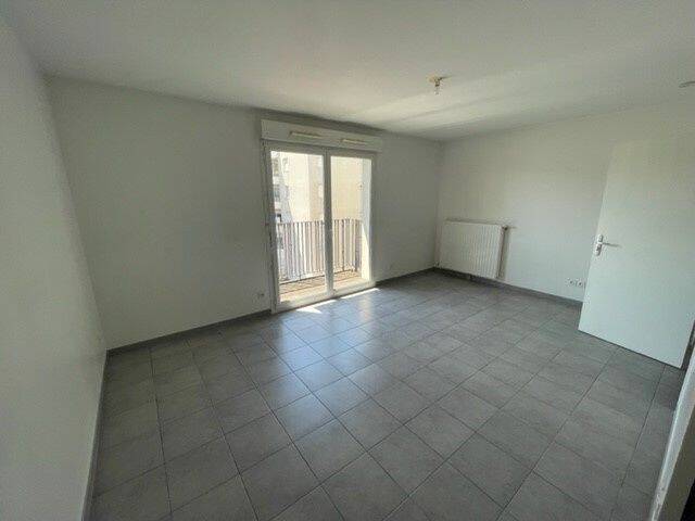 Appartement 1 pièce 29 m² · à Bron · 28,8 m² · 110 000 €