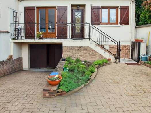 Maison à vendre 650 000 € 6 pièces 4 chambres 101 m² 710 m² de terrain Village Doumer Carrières-sur-Seine 78420