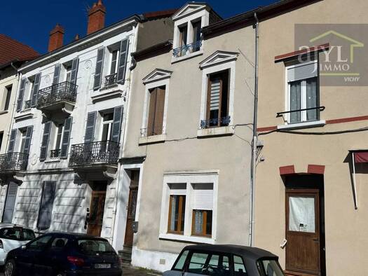 Immeuble à vendre 180 000 € 143 m² Les Bains-République Vichy 03200