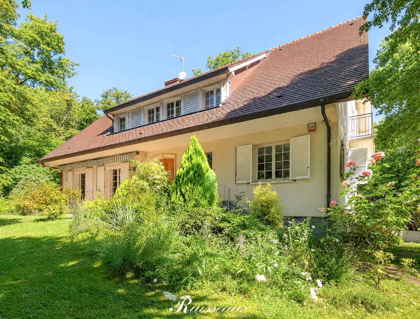 Maison 7 pièces 284 m² · à Chevigny-Saint-Sauveur · 284 m² · 580 000 €