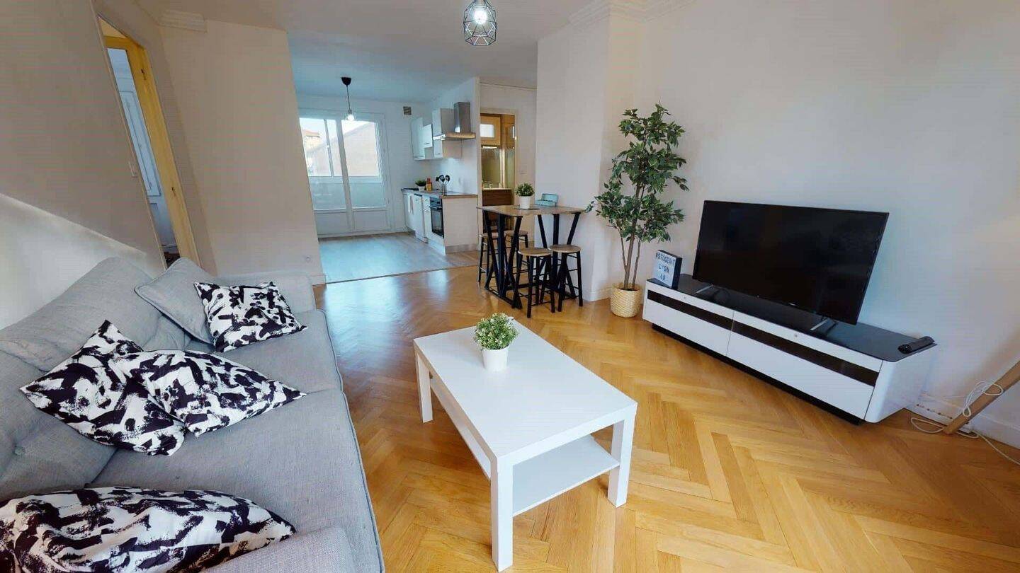 Room in Rue Victor Basch, Villeurbanne for 88 m² with 5 bedrooms — 16