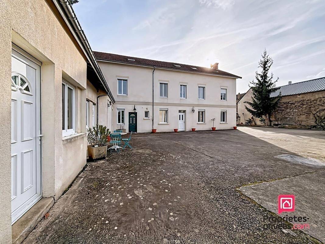 Maison 13 pièces 367 m² · à Avallon · 366,9 m² · 475 000 €