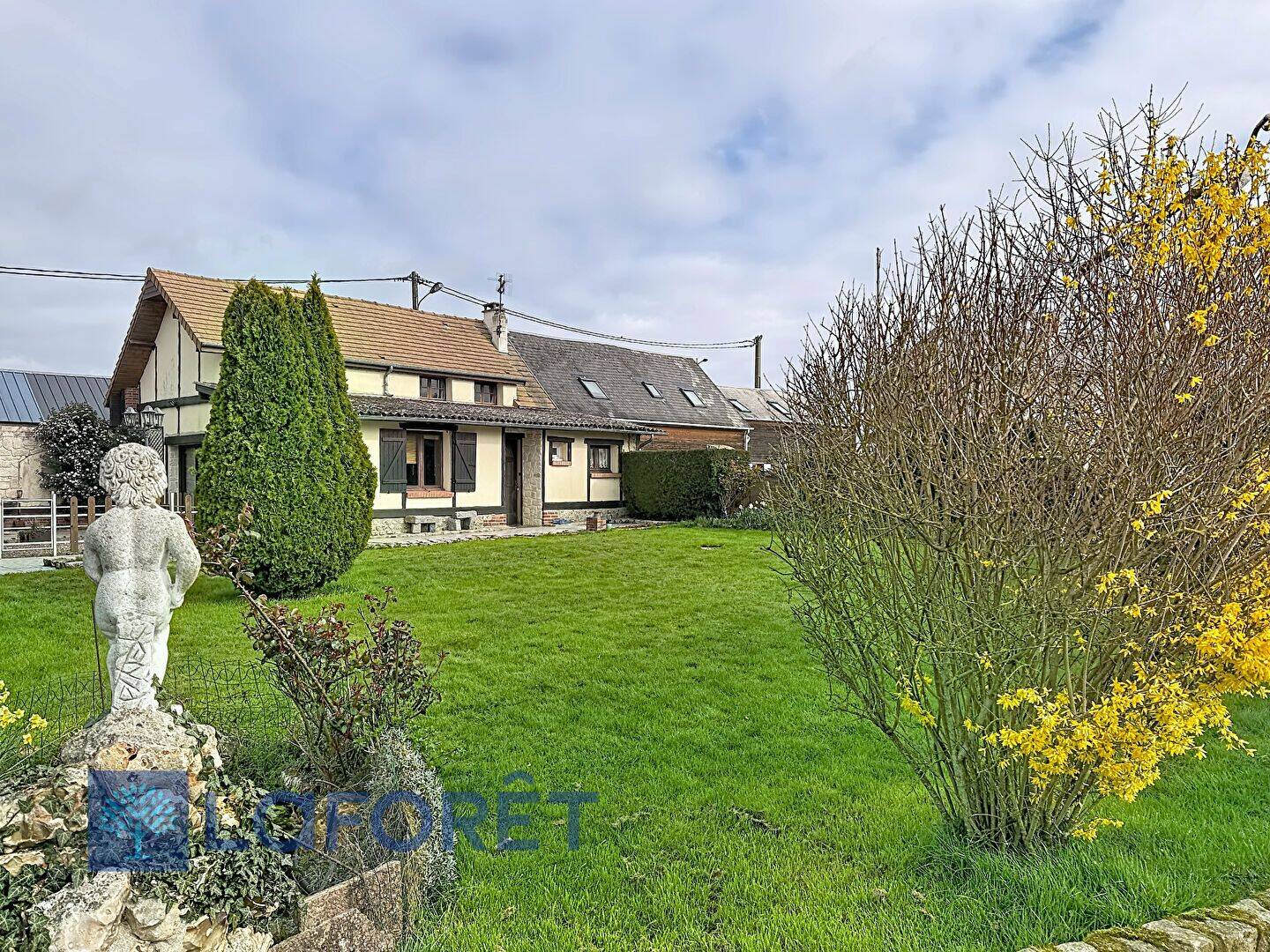 Maison 5 pièces 110 m² · à Sainte-Colombe-la-Commanderie · 110 m² · 188 500 €