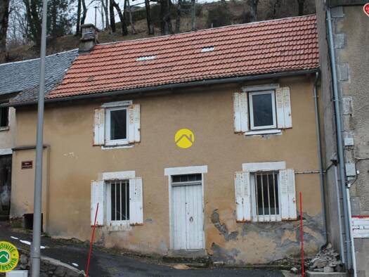 Maison à vendre 38 000 € 4 pièces 2 chambres 60 m² Saint-Jacques-des-Blats 15800