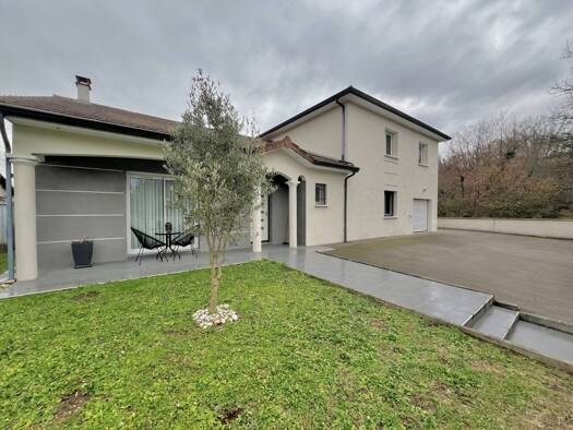 Maison à vendre 449 000 € 5 pièces 4 chambres 140 m² 736 m² de terrain Pont-de-Chéruy 38230