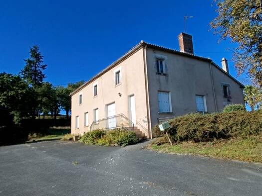 Maison à vendre 163 500 € 7 pièces 5 chambres 168 m² 14 130 m² de terrain Mouilleron-Saint-Germain 85390