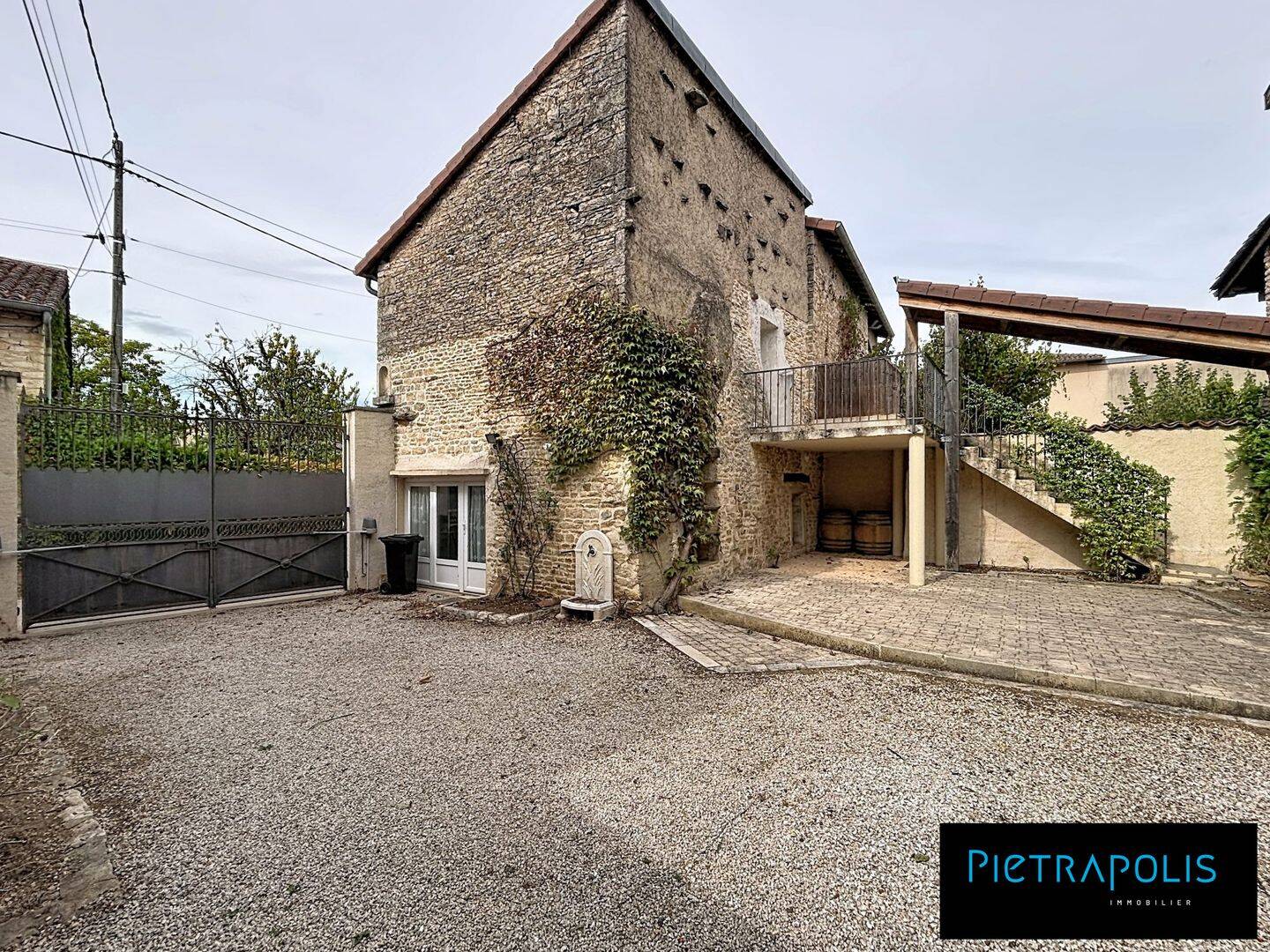 Maison 8 pièces 144 m² · à Lugny · 144 m² · 250 000 €