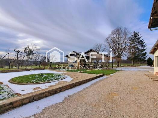 Maison à vendre 381 000 € 9 pièces 5 chambres 200 m² 5 884 m² de terrain Bersaillin 39800