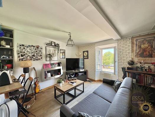 Duplex à vendre 205 000 € 2 pièces 1 chambre 43 m² Étage 1/1 Le Parc et la Tuilerie Noisy-le-Roi 78590