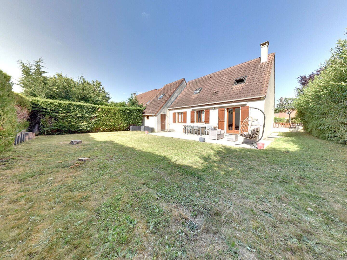 Maison 7 pièces 118 m² · à Roissy-en-Brie · 118 m² · 393 000 €
