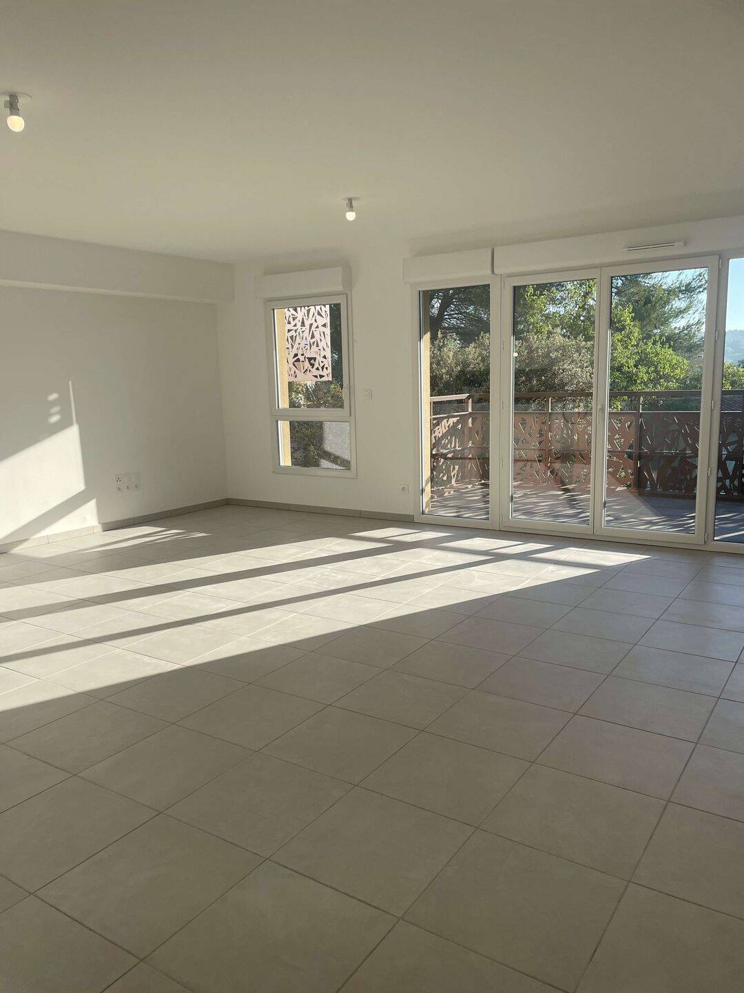 Appartement 3 pièces 74 m² · à Lambesc · 74 m² · 1 062 €/mois