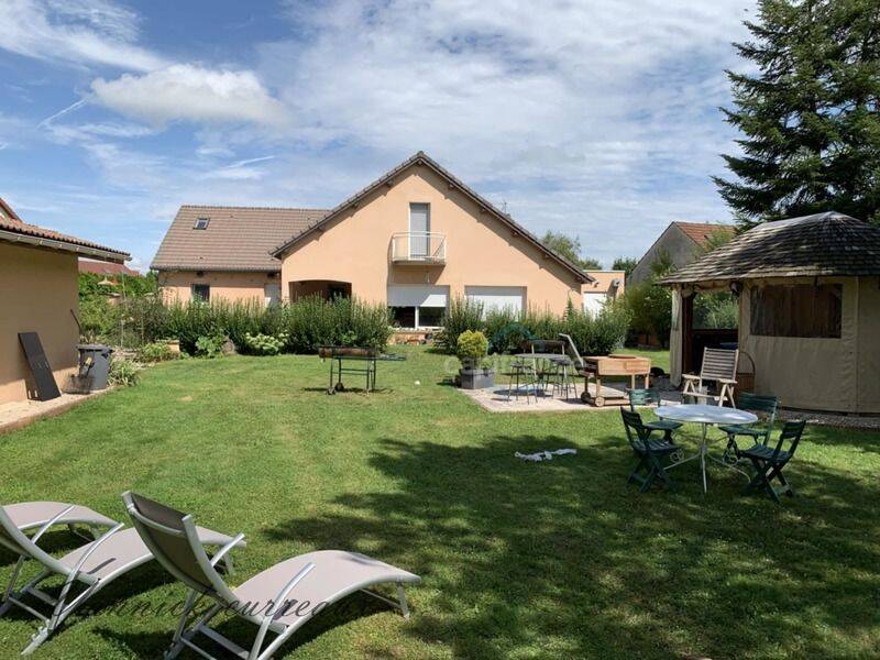 Maison 9 pièces 218 m² · à Abergement-la-Ronce · 218 m² · 345 000 €