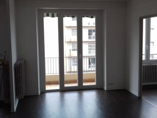 Appartement à louer 600 € 3 pièces 2 chambres 72 m² Étage 3/3 Lalande Rodez 12000