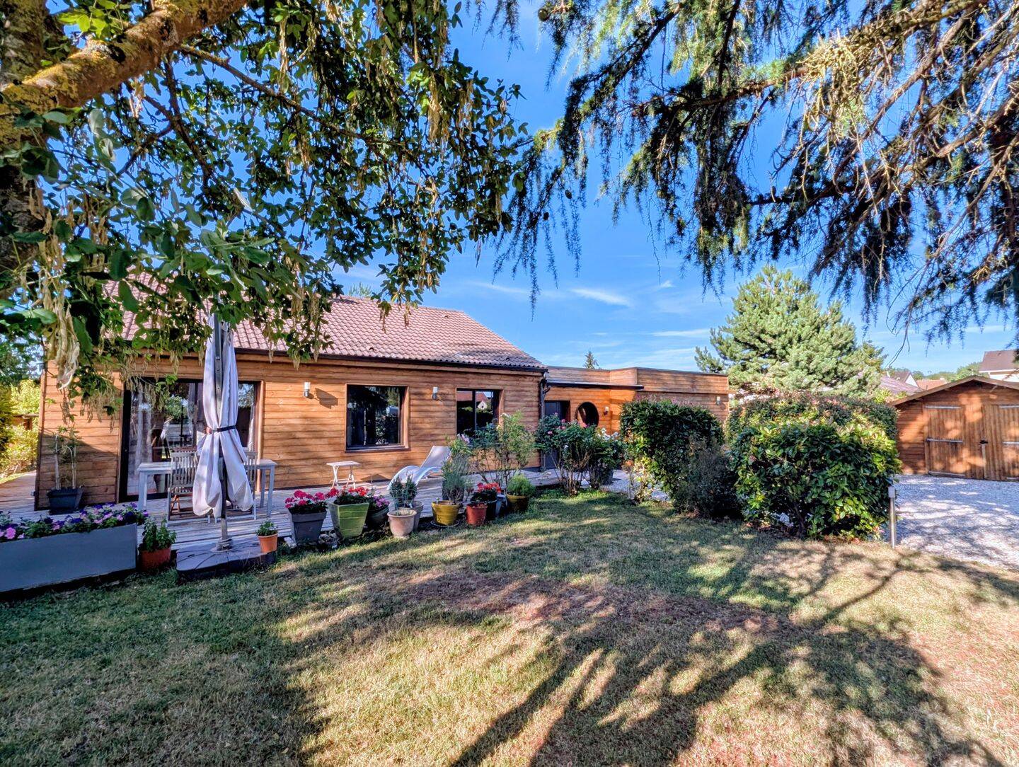 Maison 6 pièces 145 m² · à Thoiry · 145 m² · 465 000 €