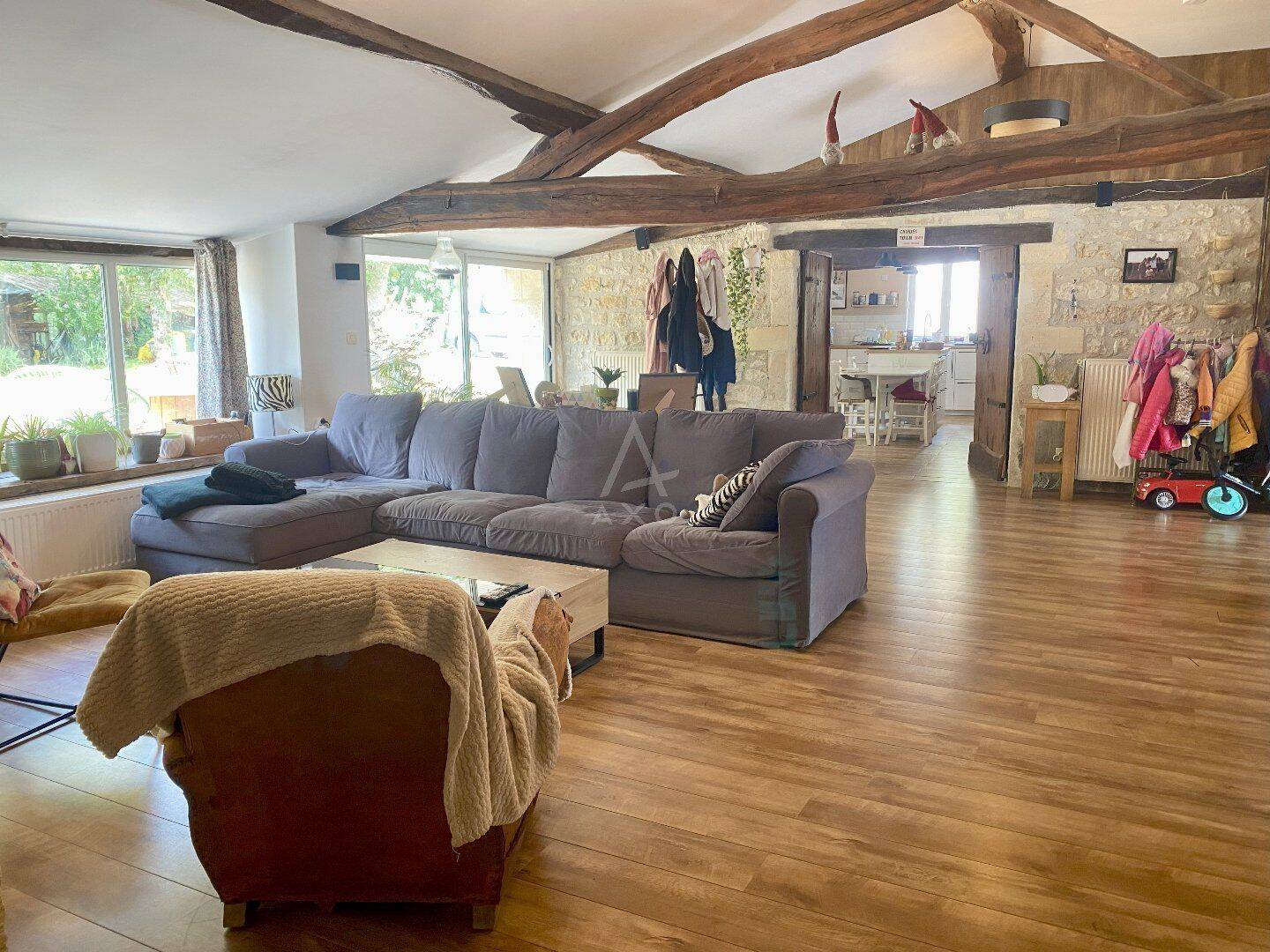 Maison 8 pièces 290 m² · à Brizambourg · 290 m² · 289 000 €