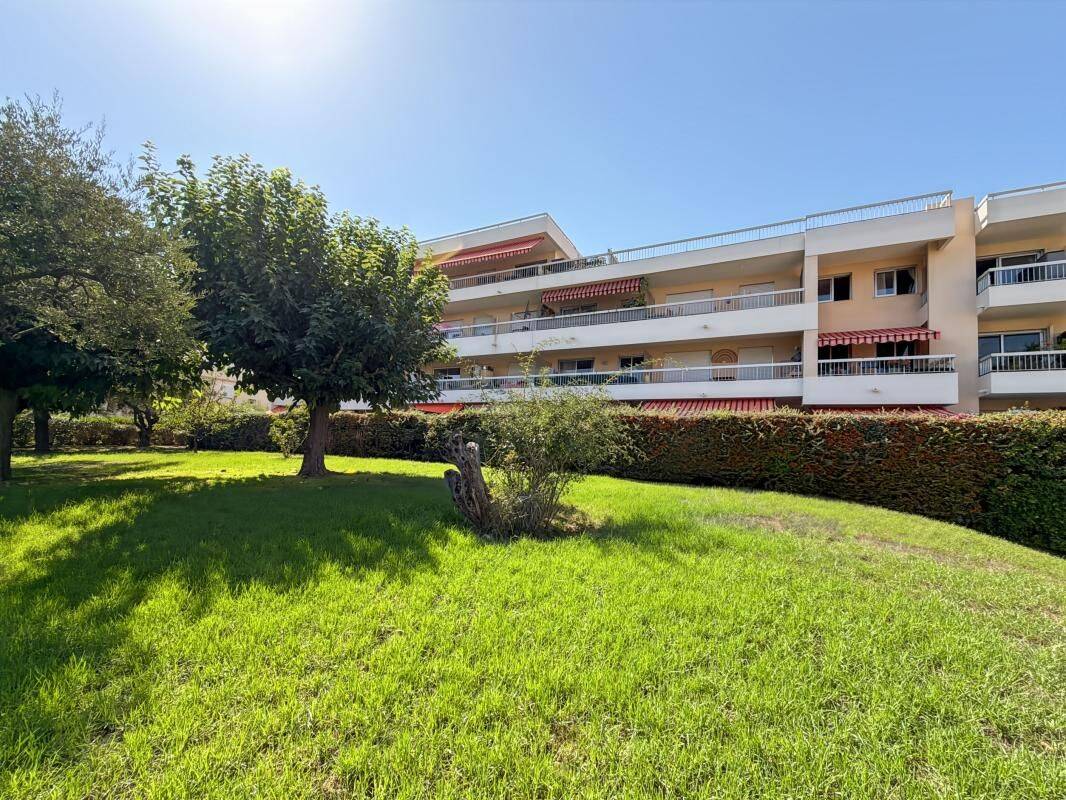 Appartement 1 pièce 25 m² · à Antibes · 24,5 m² · 790 €/mois