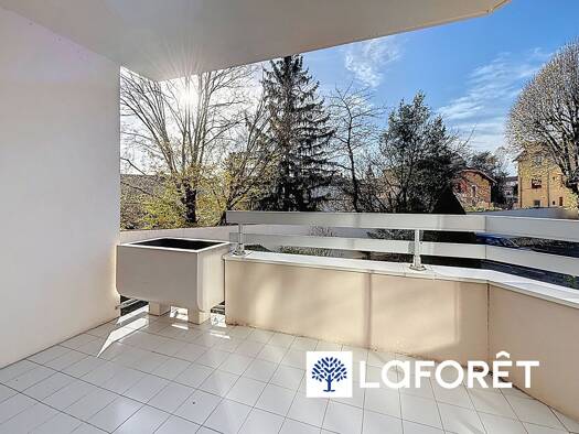 Appartement à vendre 410 000 € 4 pièces 3 chambres 101 m² Étage 1/4 Centre Champagne-au-Mont-d'Or 69410