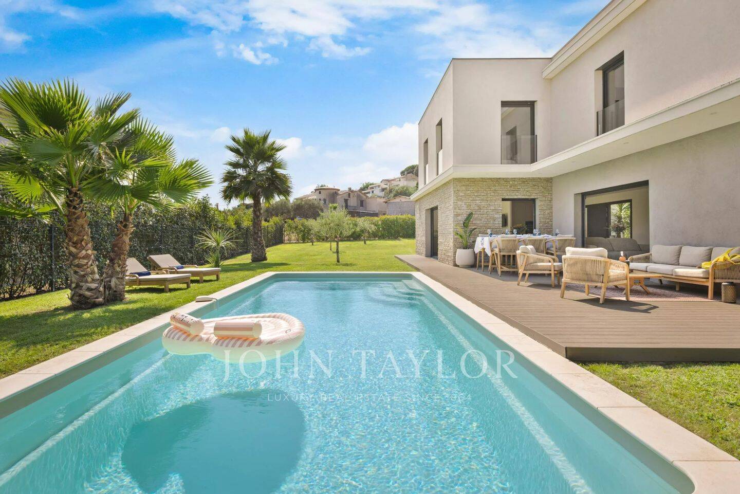 Maison 5 pièces 189 m² · à Mougins · 189 m² · 8 000 €/mois