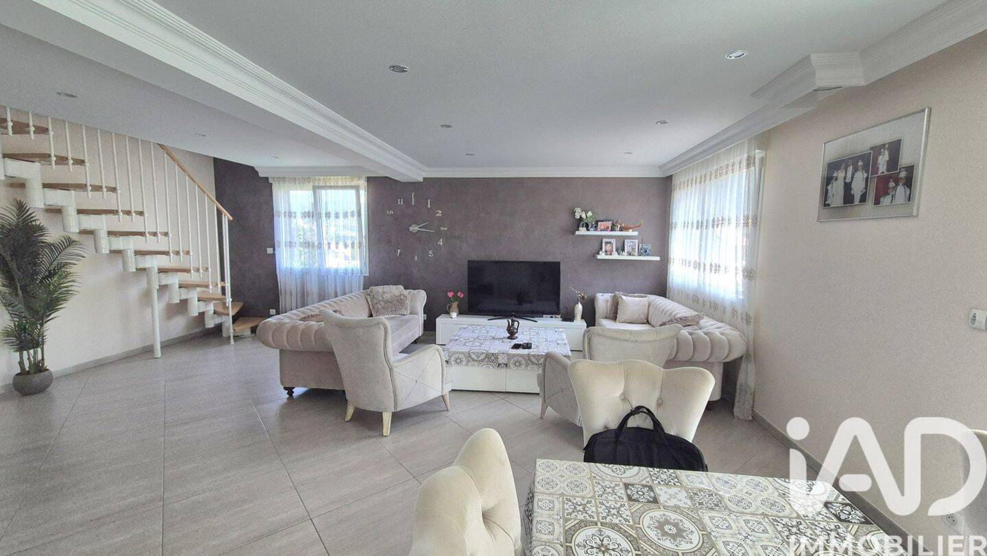 Appartement 5 pièces 118 m² · à Villers-le-Lac · 118,4 m² · 395 000 €