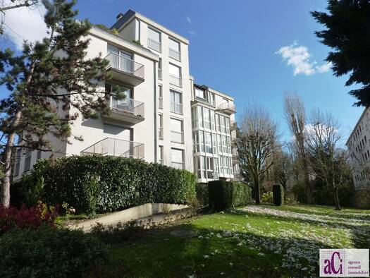 Appartement à vendre 353 000 € 3 pièces 2 chambres 77 m² Étage 2/4 Petit Robinson L'Haÿ-les-Roses 94240