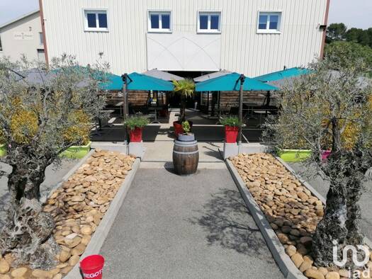 Local commercial à vendre 158 000 € 140 m² de surface de vente Piolenc 84420