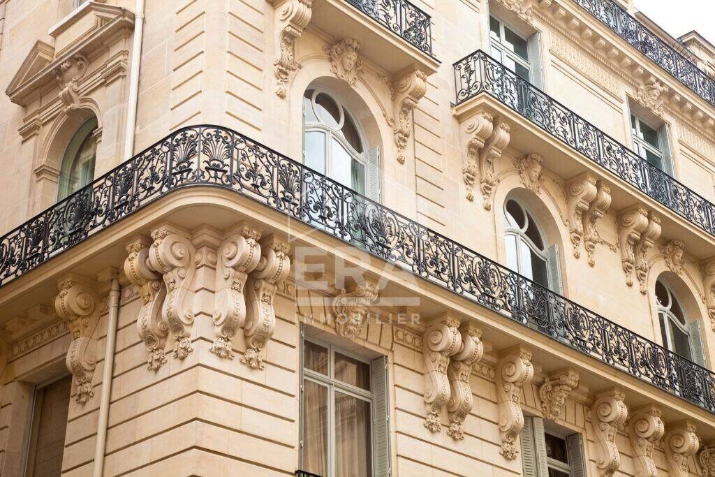 Maison 9 pièces 242 m² · à Boulogne-Billancourt · 241,7 m² · 1 990 000 €