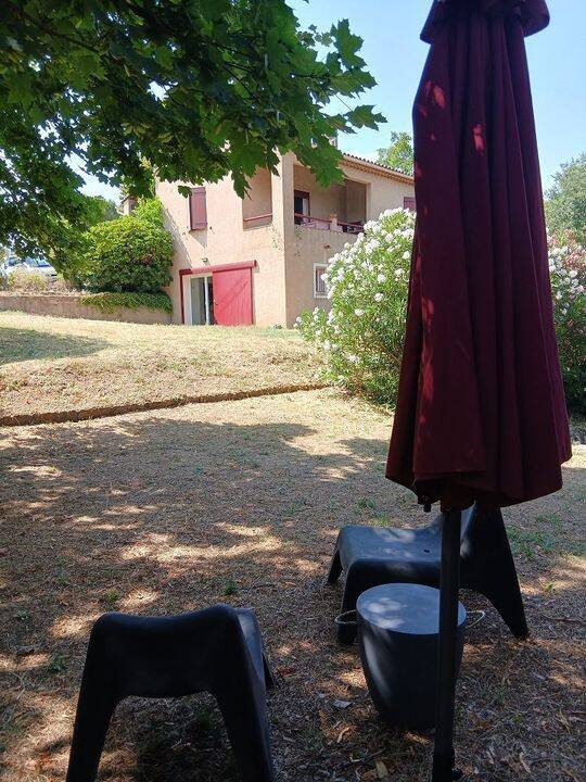 Appartement 1 pièce 38 m² · à Villecroze · 38 m² · 580 €/mois