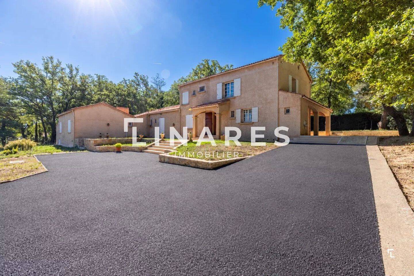 Maison 3 pièces 117 m² · à Aix-en-Provence · 116,9 m² · 1 634 €/mois