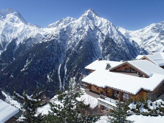Chalet à vendre - Première occupation 4 389 000 € 10 pièces 8 chambres 388 m² 3 000 m² de terrain Centre-Village Les Deux Alpes 38860